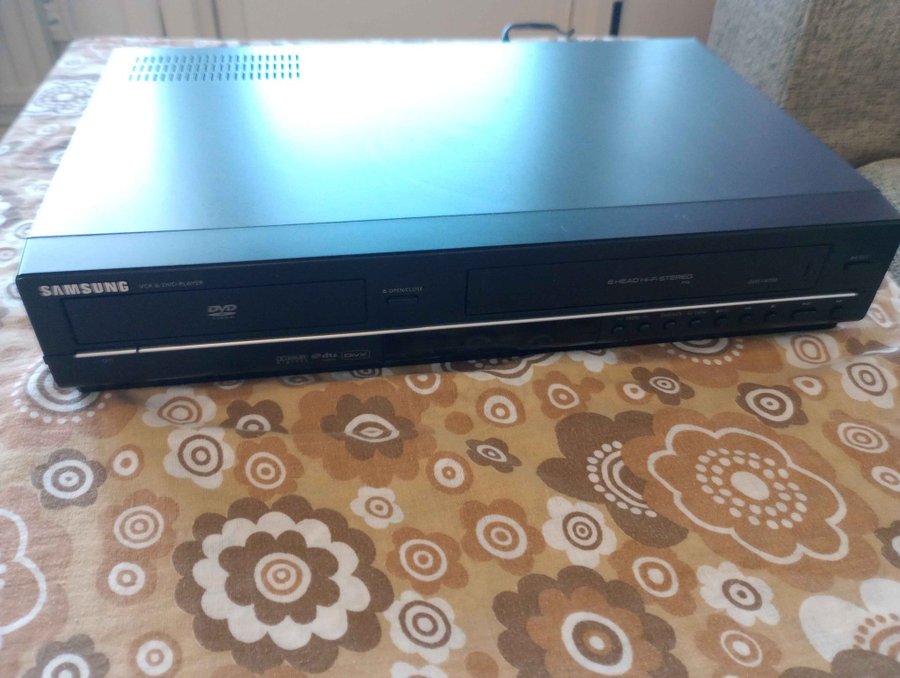 Samsung DVD-V6700 - DVD/VCR