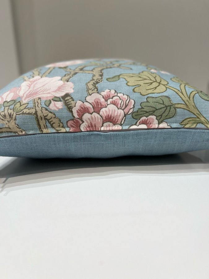 KUDDFODRAL TYG FRÅN SVENSKT TENN / GP  J BAKER / TEXTIL MAGNOLIA