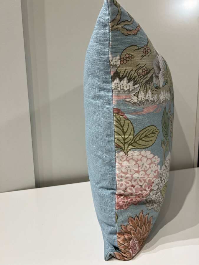 KUDDFODRAL TYG FRÅN SVENSKT TENN / GP  J BAKER / TEXTIL MAGNOLIA