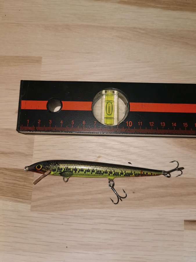 Rapala wobbler flytande