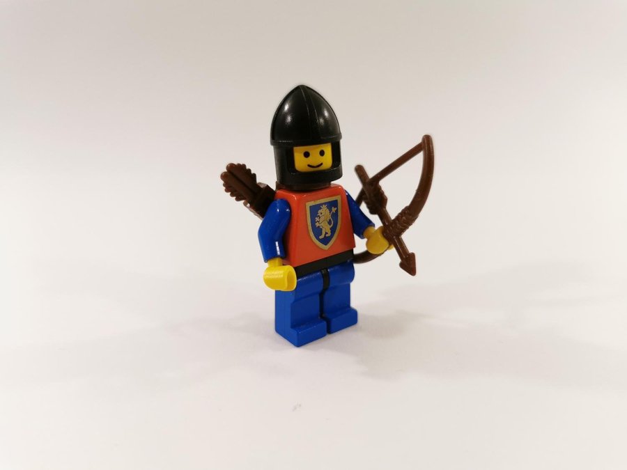 Lego - minifigur - castle - soldat - bågskytt - lejon