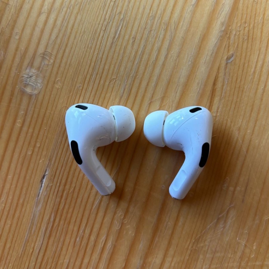 AirPods Pro A2698 2nd generation