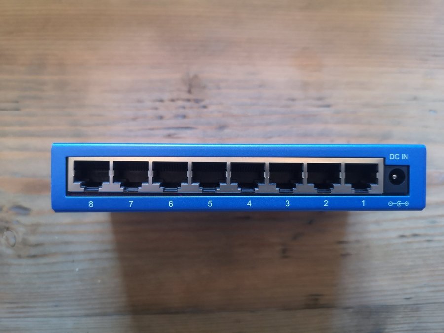 Trendnet TE100-S88Cplus 10/100Mbps Fast Ethernet Switch