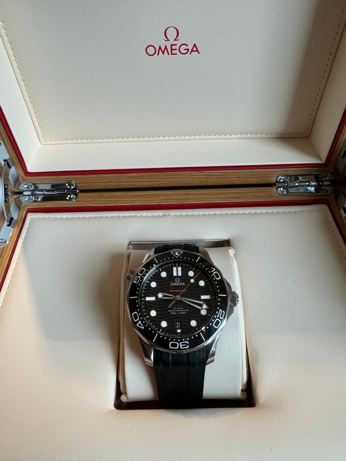 Omega Seamaster Diver 300M Master Chronometer 210.32.42.20.01.001