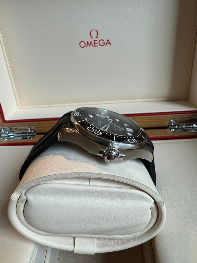 Omega Seamaster Diver 300M Master Chronometer 210.32.42.20.01.001