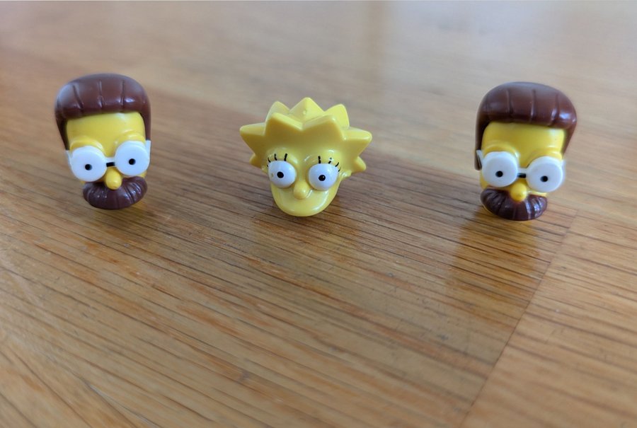 Lego Simpsons Huvudfigurer Ned Flandern  Lisa Simpson