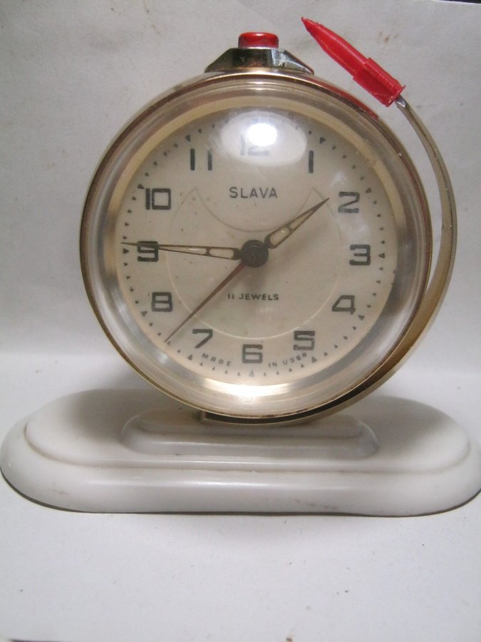 RUSSIAN ALARM CLOCK SLAVA SPUTNIK