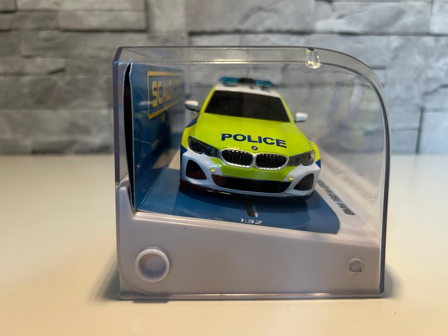 Scalextric C4165 BMW 330i M-Sport Police Edition