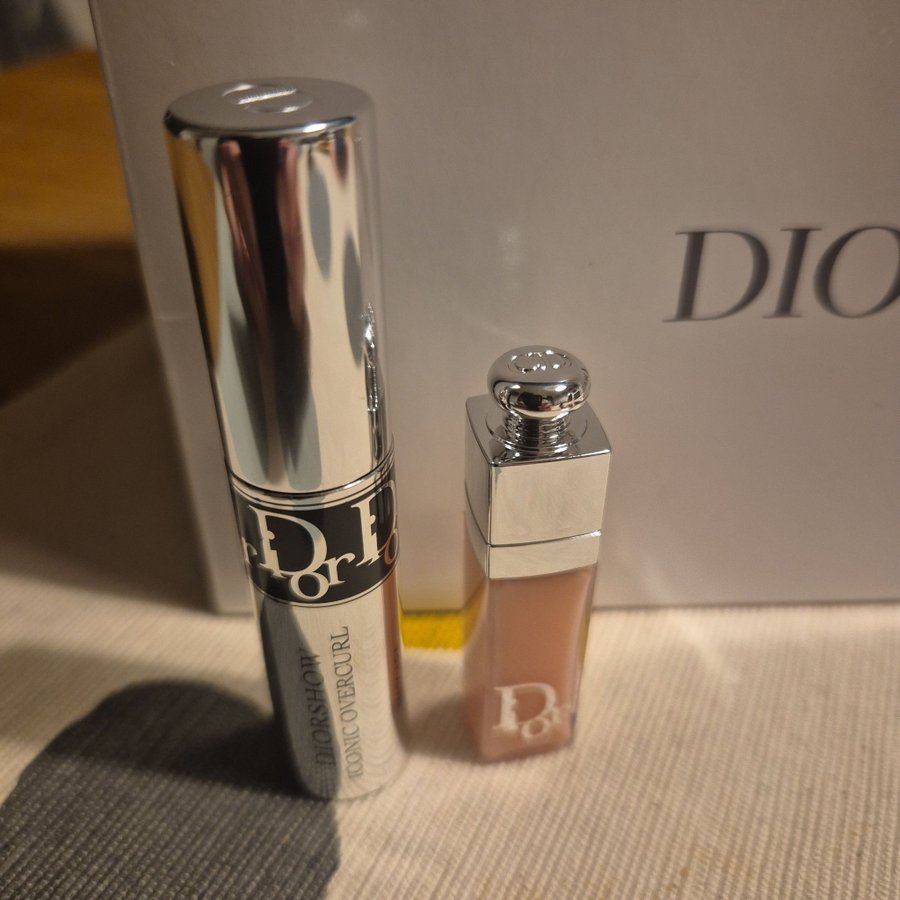 Dior necessär med minisar.