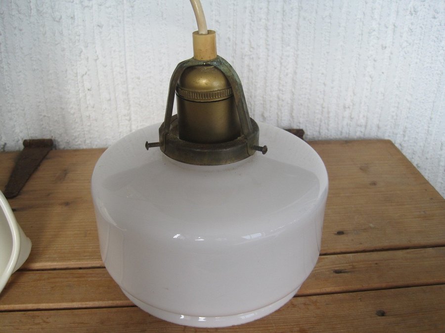 Taklampa Retro Opalglas Vitt Glas