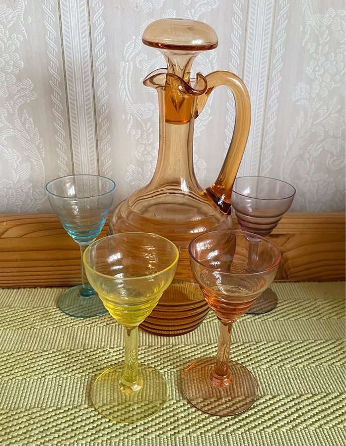 Karaff o 4 glas, karaffset, till sherry portvin, ett set. Retro, antikt .