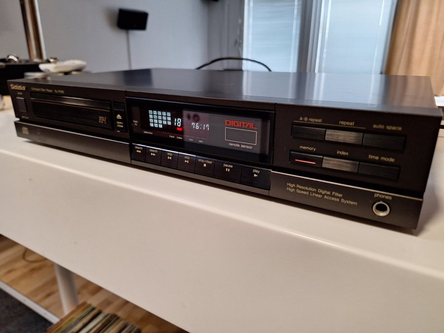 Technics CD-spelare SL-P300