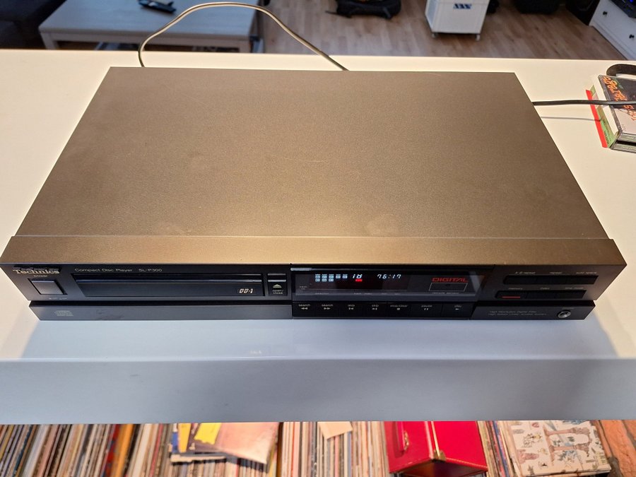 Technics CD-spelare SL-P300