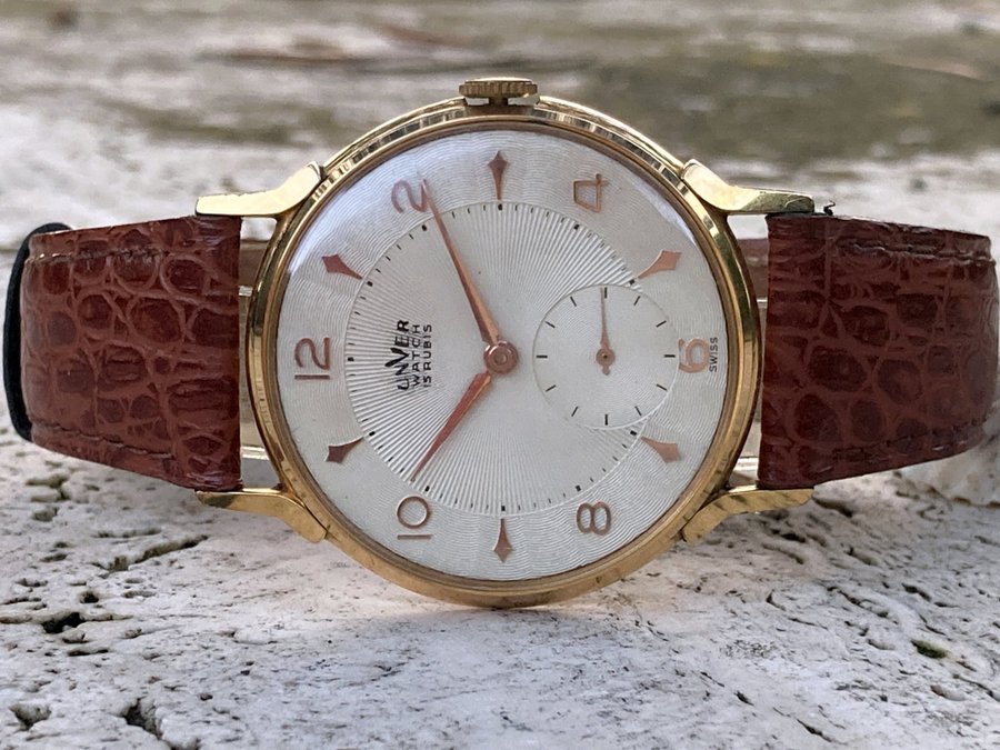 Vintage UNVER Watch 15 Rubis Gold Plated