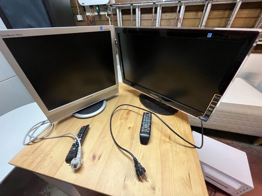 Tv/monitor 2 styck