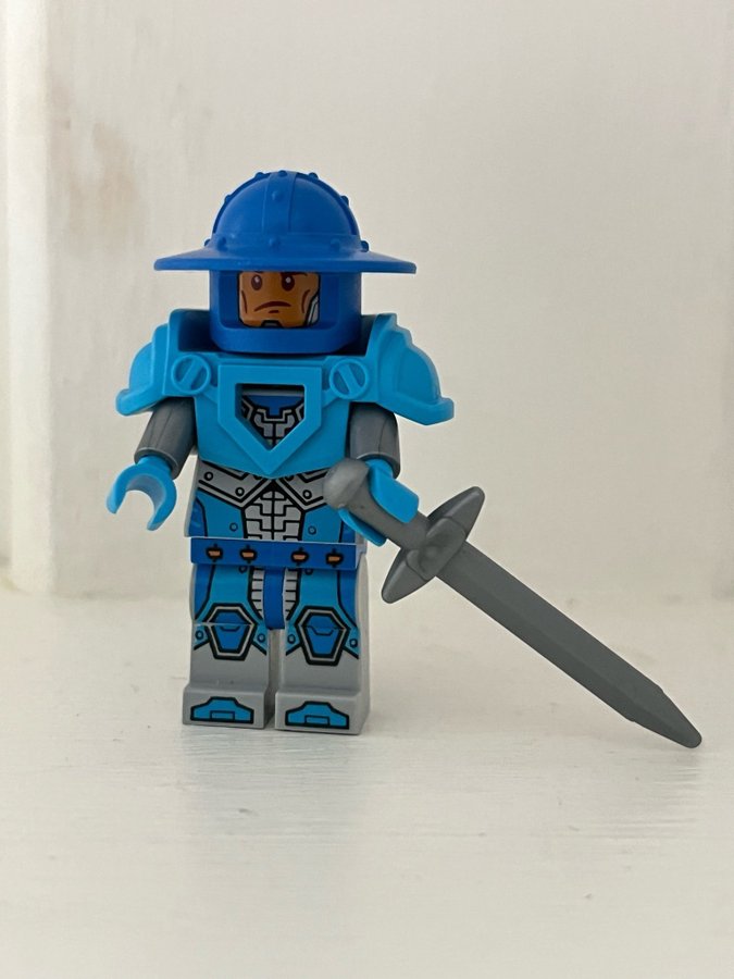 LEGO minifigur NEXO KNIGHTS Royal soldier guard (70310) Fint skick.