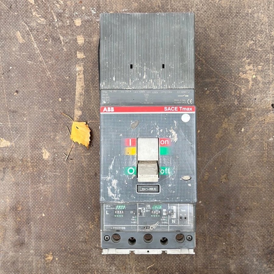 Circuit Breaker 250A