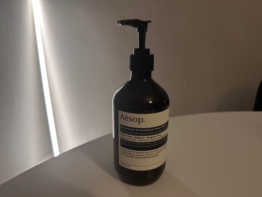 Aesop handtvålspump för dekoration