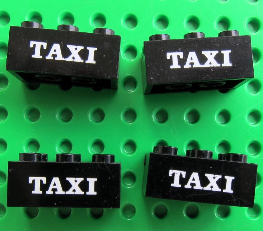 LEGO 4 st skylt Svart 2 x 3 TAXI logo äldre