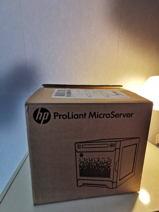 HP ProLiant Gen8 MicroServer Celeron G1610T 2.3Ghz 2GB *NY*