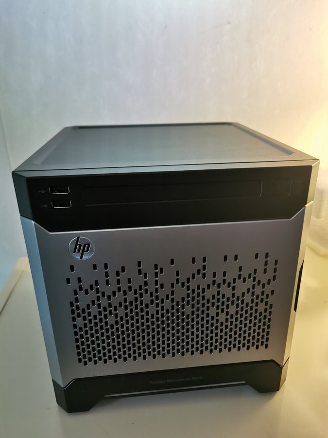 HP ProLiant Gen8 MicroServer Celeron G1610T 2.3Ghz 2GB *NY*