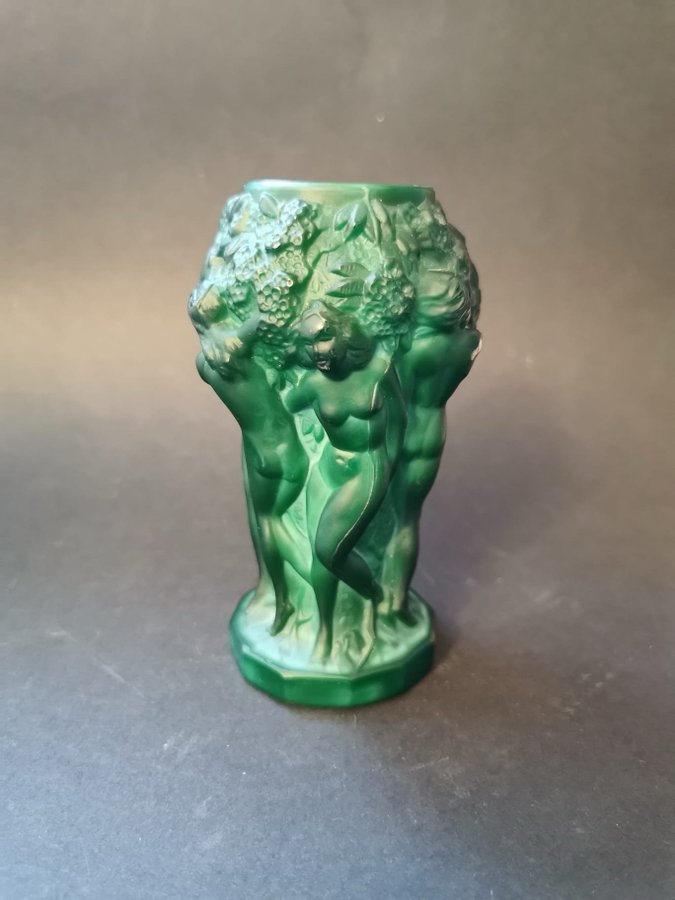 Frantisek Pazourek . Malachite glass vase . Bohemia. 1930 år