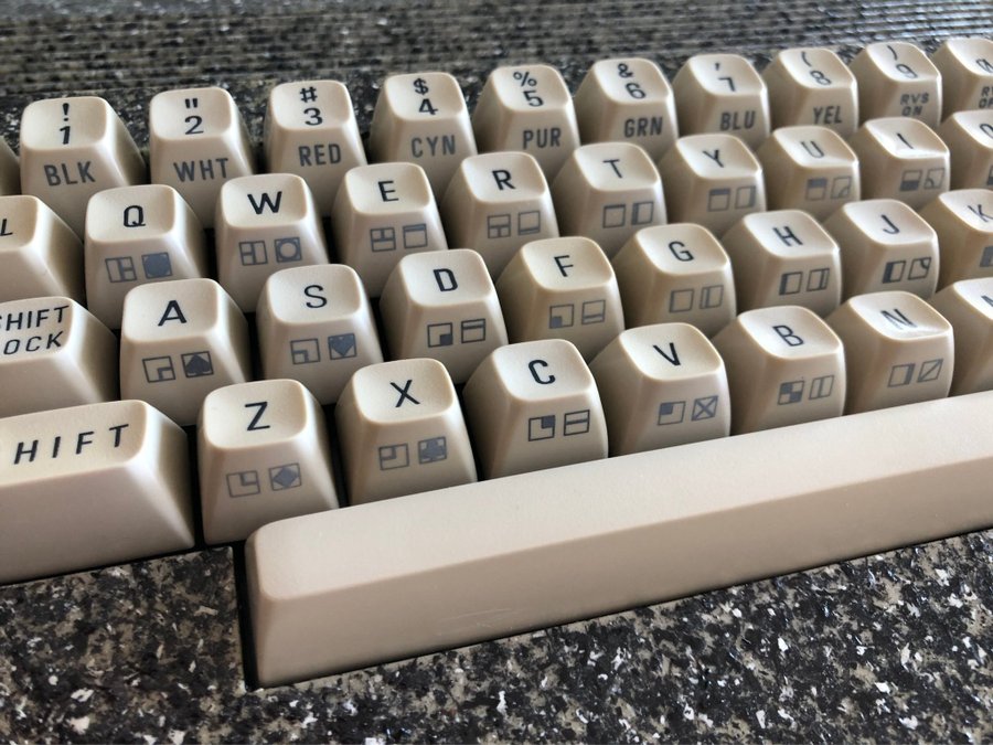 Commodore C64B3 1986 250466 Longboard Hong Kong Marmor F.Fungerande