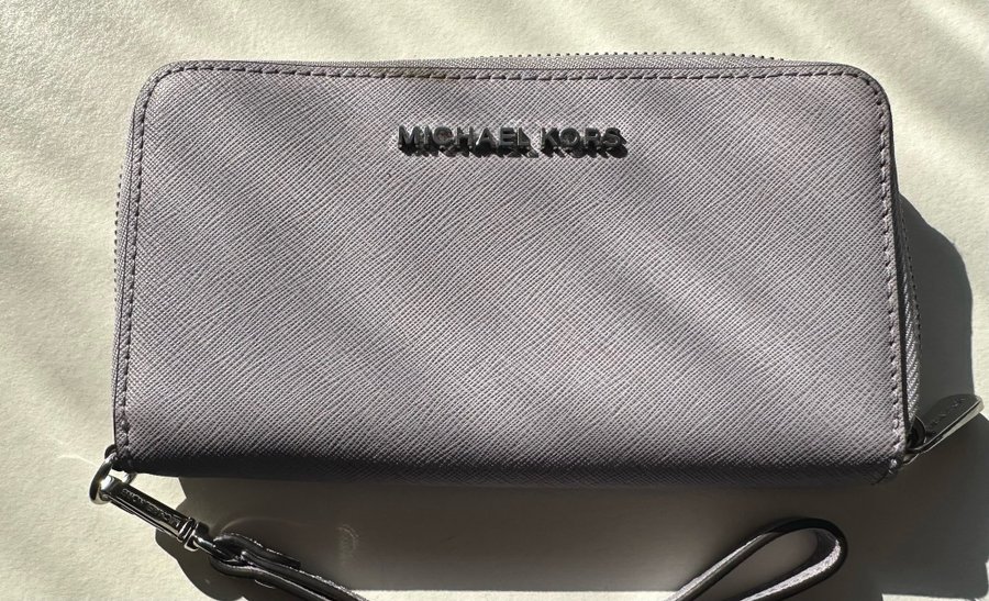 Michael Kors plånbok ljuslila