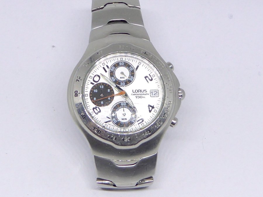 Lorus chronograph 100m.