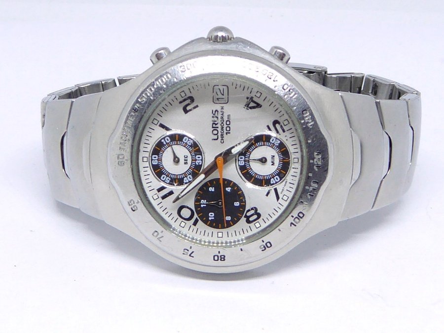 Lorus chronograph 100m.