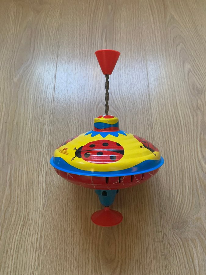 Barnleksaker bl a Duplo båt, leksakssnurra LBZ, Fisher-Price och Kiddicraft.