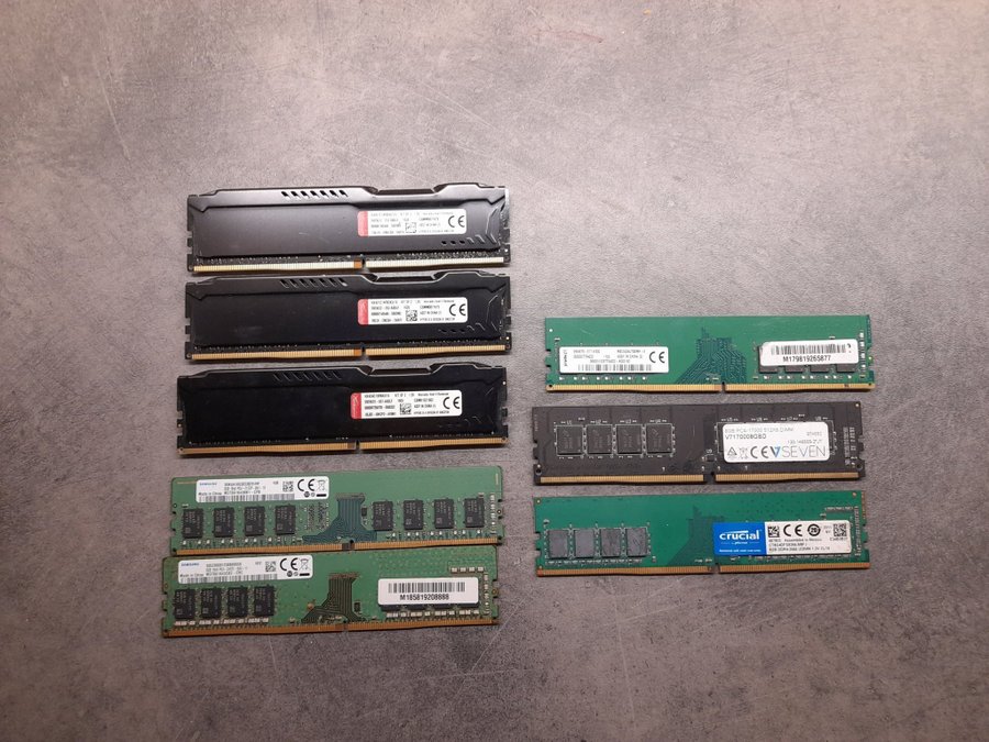 8st. ddr4 minne 8GB/ST.