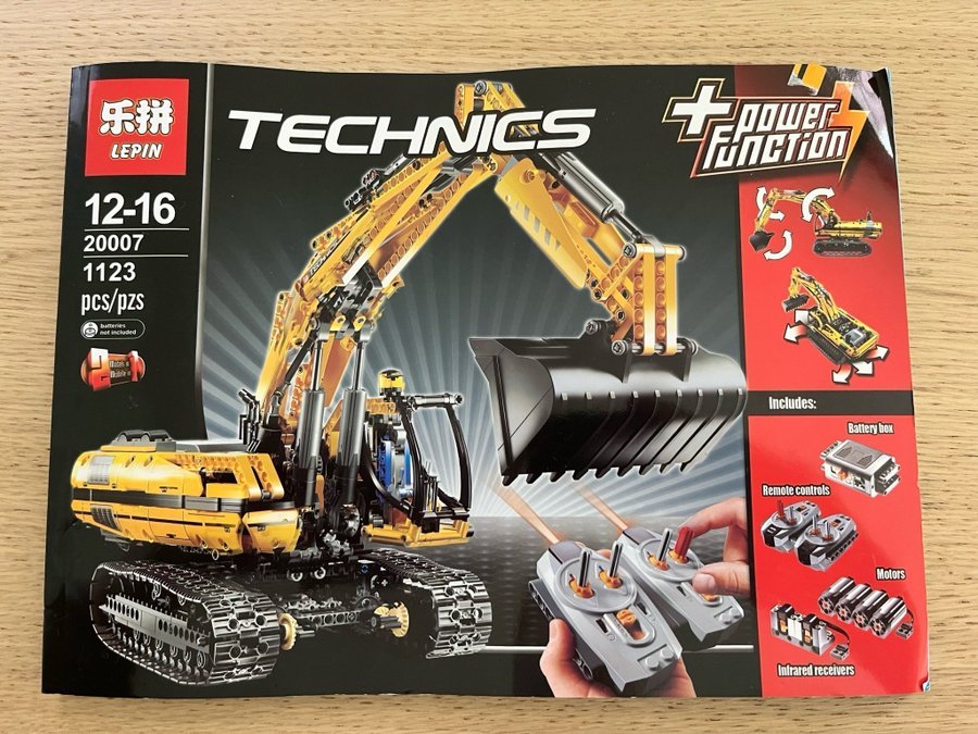 Lepin Technics 20007 Excavator with Power Functions