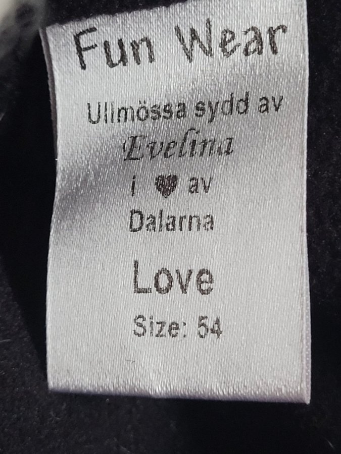 Ny Söt Från FunWear Mössverkstain Svart och Beige Mössa Strl 54