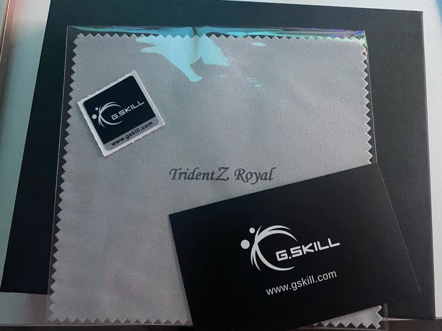 G.Skill 32GB (2x16GB) DDR5 6400MHz CL32 Trident Z5 Royal Silver