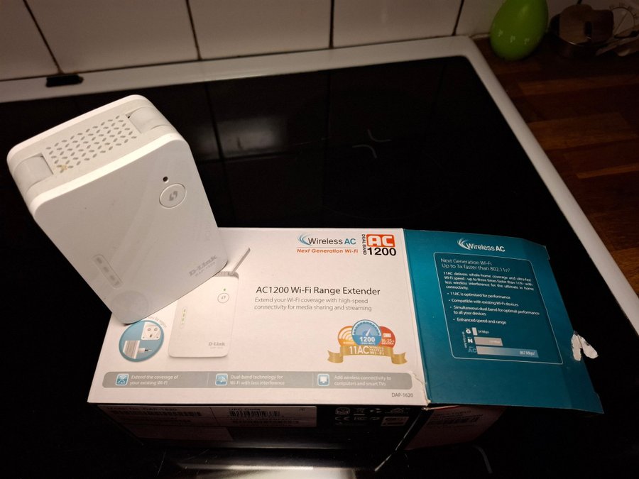 D-Link AC1200 Wi-Fi Range Extender