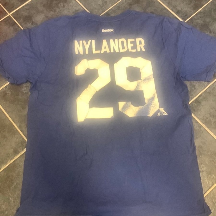 Reebok blå t-shirt, Toronto Maple Leafs Nylander storlek junior XL ca 150/160