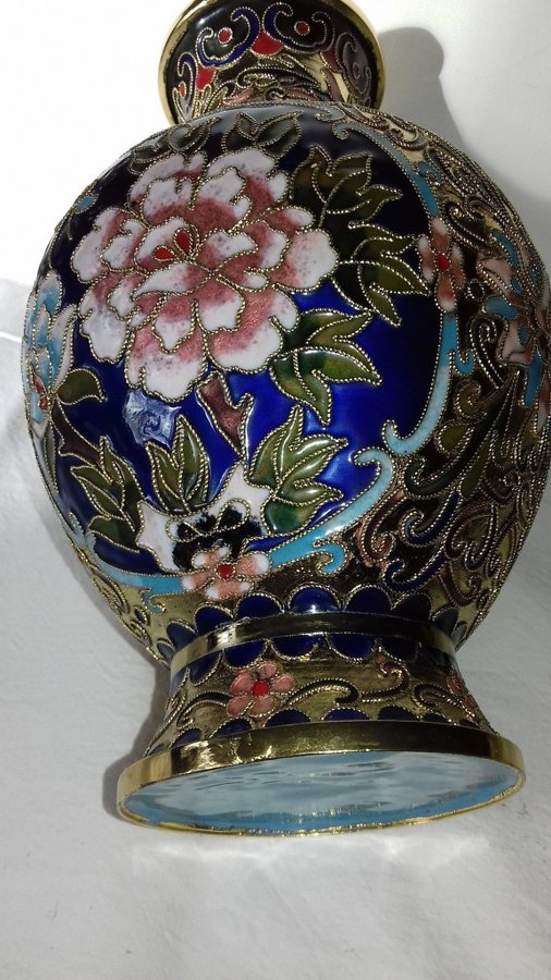 VACKER VAS CLOiSONNE EMALJ