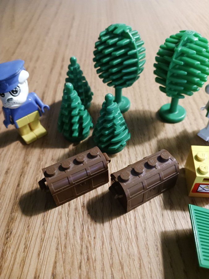 Lego Gubbar Träd mm