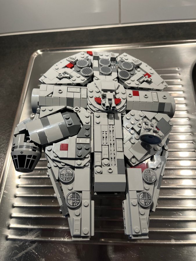 LEGO Star Wars Millennium Falcon 75375