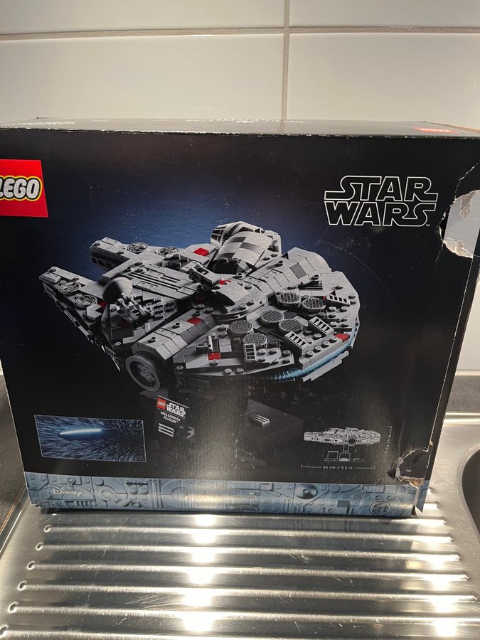 LEGO Star Wars Millennium Falcon 75375