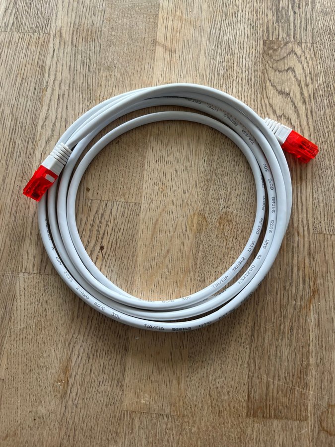 Nätverks kabel 2 meter NYTT