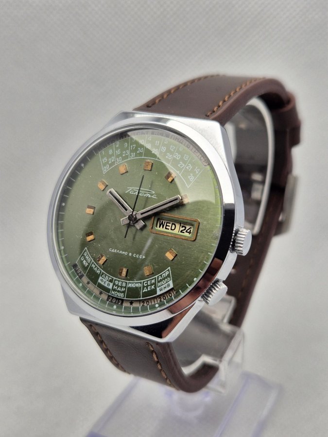 Vintage green Raketa perpetual Calendar mechanical USSR watch