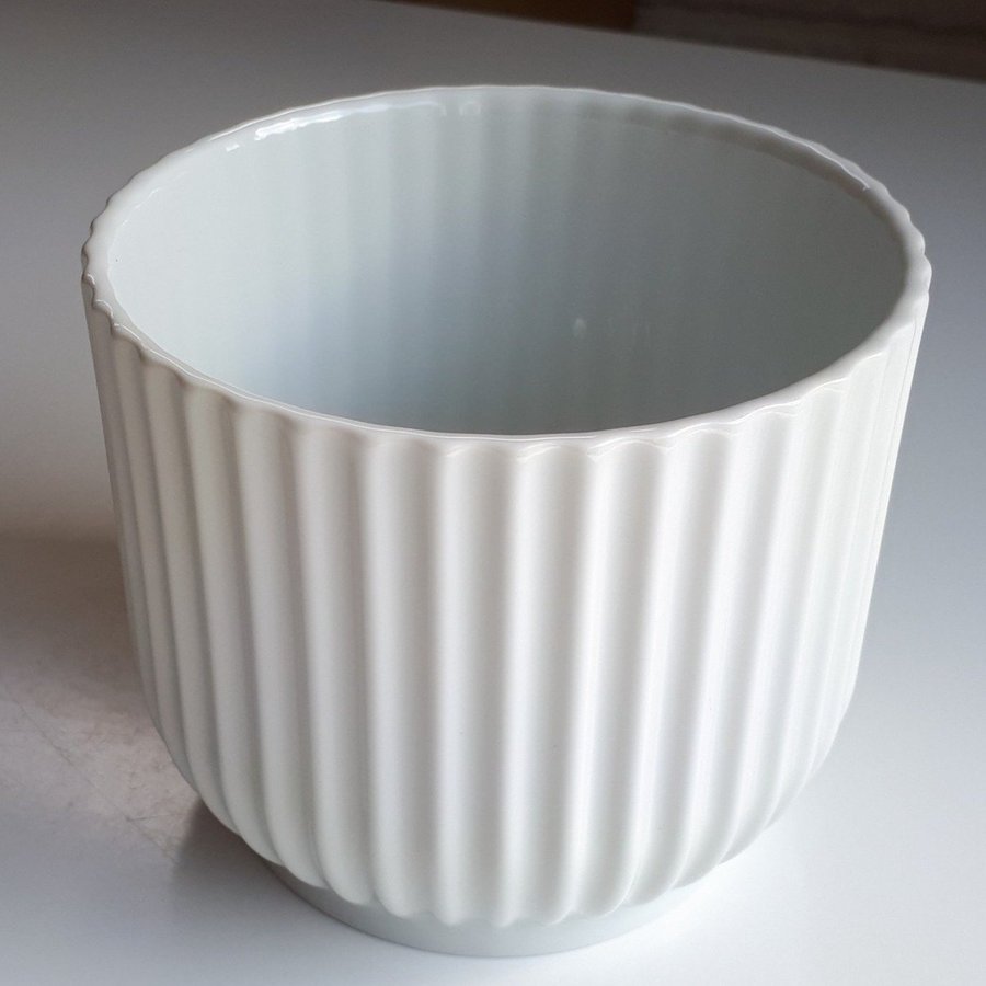 Unused LYNGBY Porcelæn Urtepotte Urtepotteskjuler. Porslin Blomkruka. Urtepotter