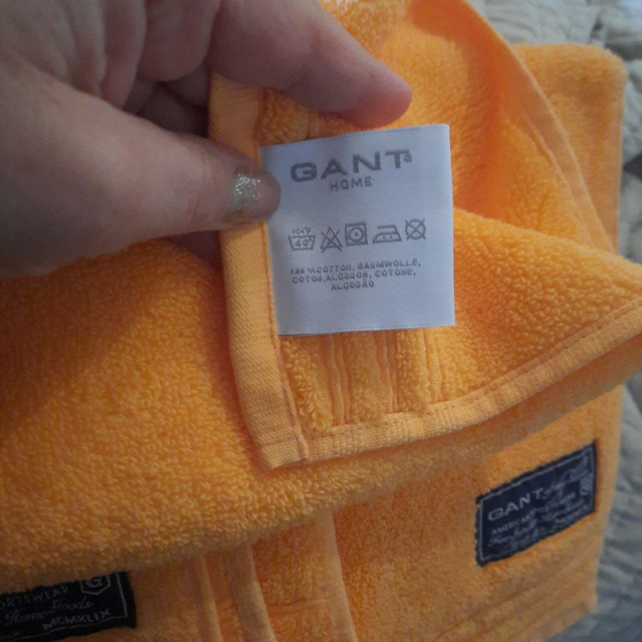 GANT handukar i orange färg nya30x50 3 stycken