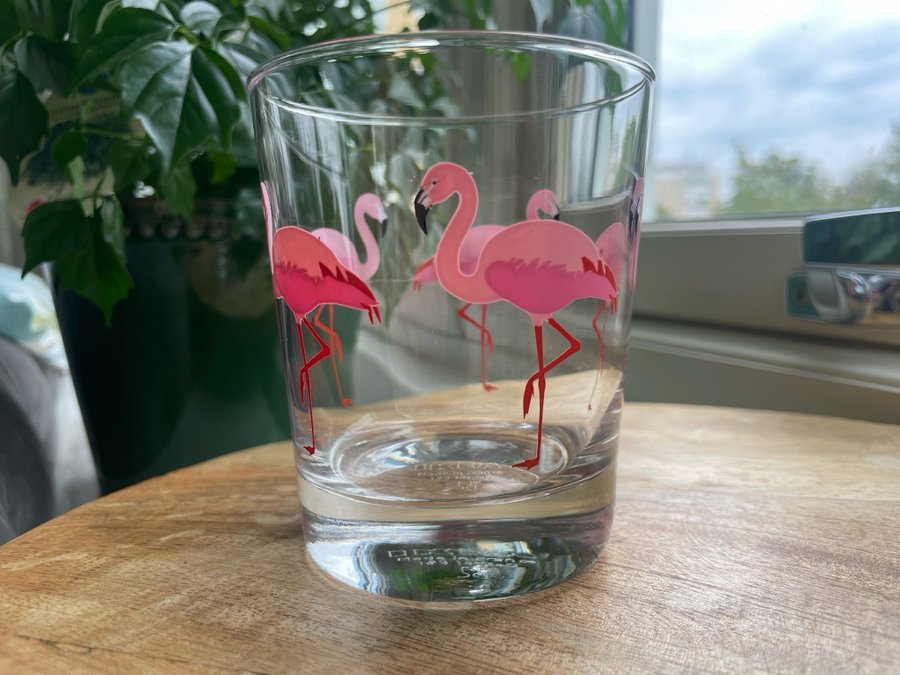 Glas med flamingos