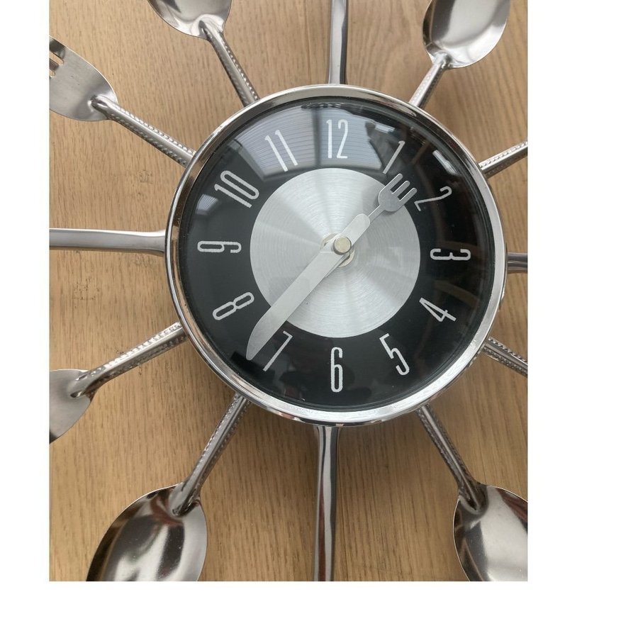 Silver Retro Wall Clock - Stainless Steele / Black Face Cover