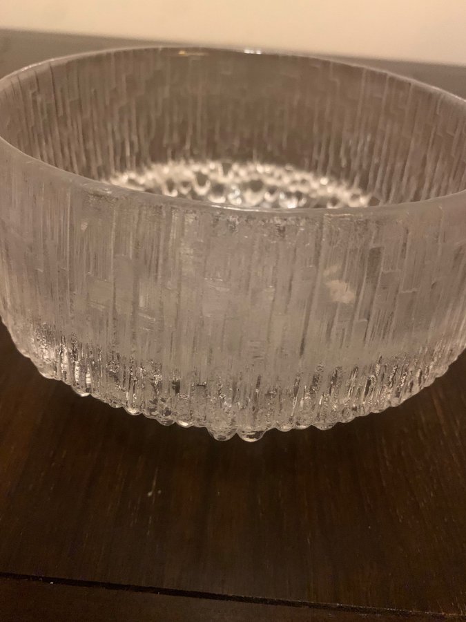 iittala/ ultimata Thule Taipo Wirkkala Finland skål d 16 cm/ höjd 10.5 cm