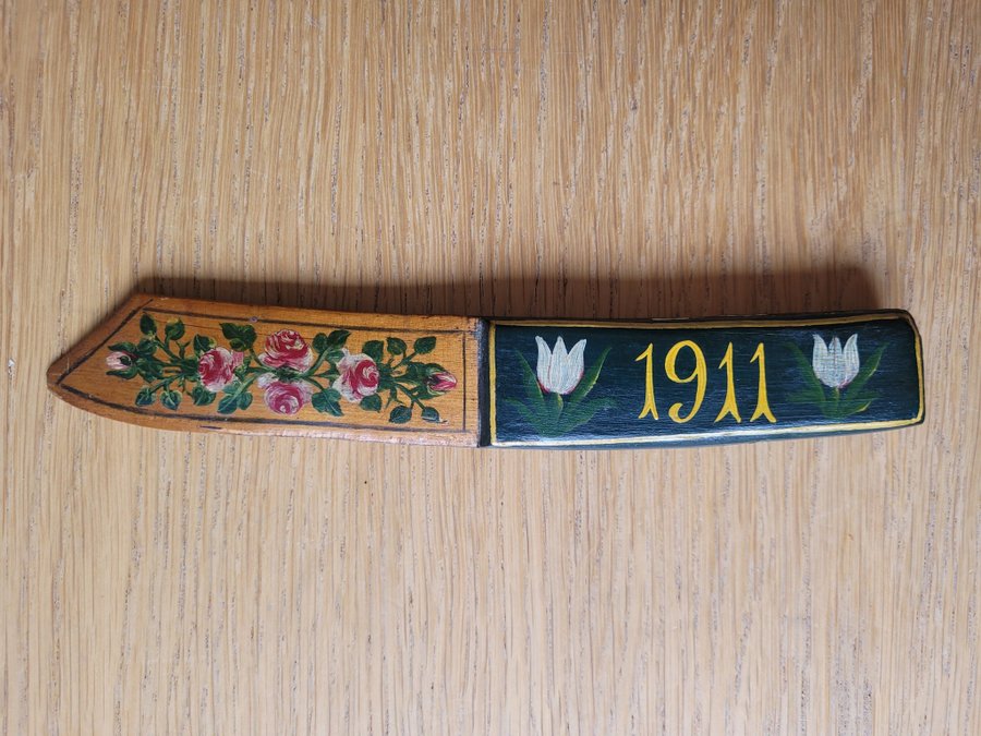 Antik bandkniv träkniv bandvävskniv allmoge Dalarna målade blommor 1911 Hemslöjd