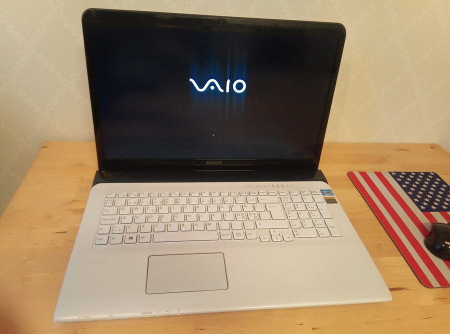 Bärbar Dator Laptop Sony Vaio 17"